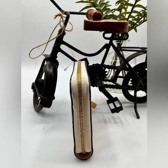 Louis Vuitton Wild at Hearts Collection Zippy Coin Case - Picture 4 of 6